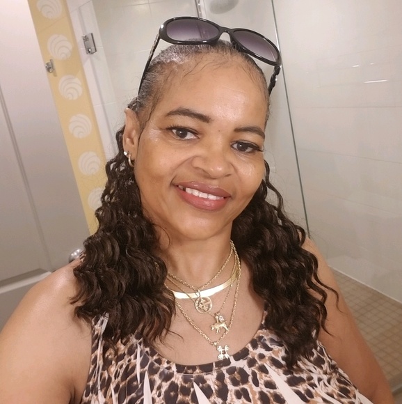 Meet your Posher, Catherine - Picture 1 of 4